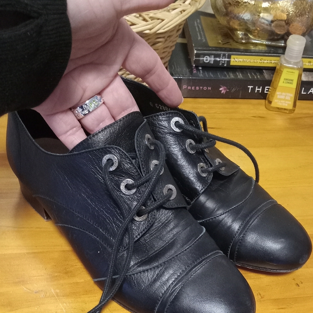 Chanel shoes with small 1inch heel